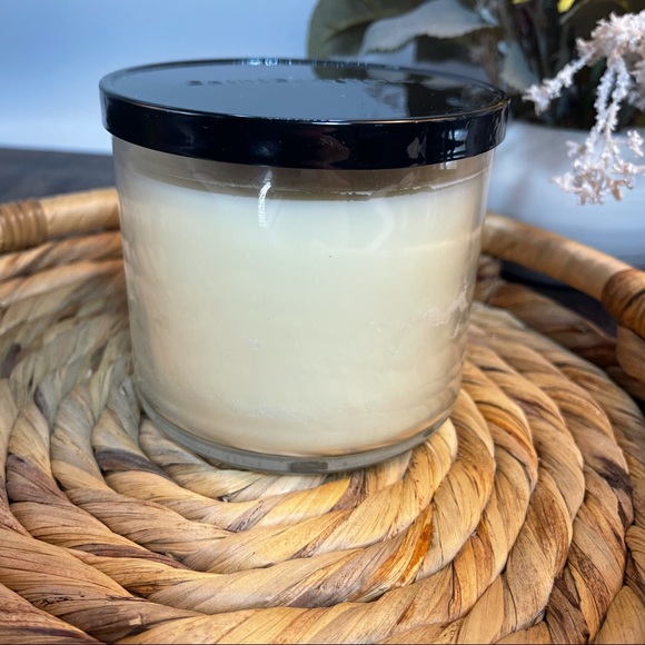 Bath and Body Works Hot Fudge Sundae 3 Wick Candle - Picture 3 of 7